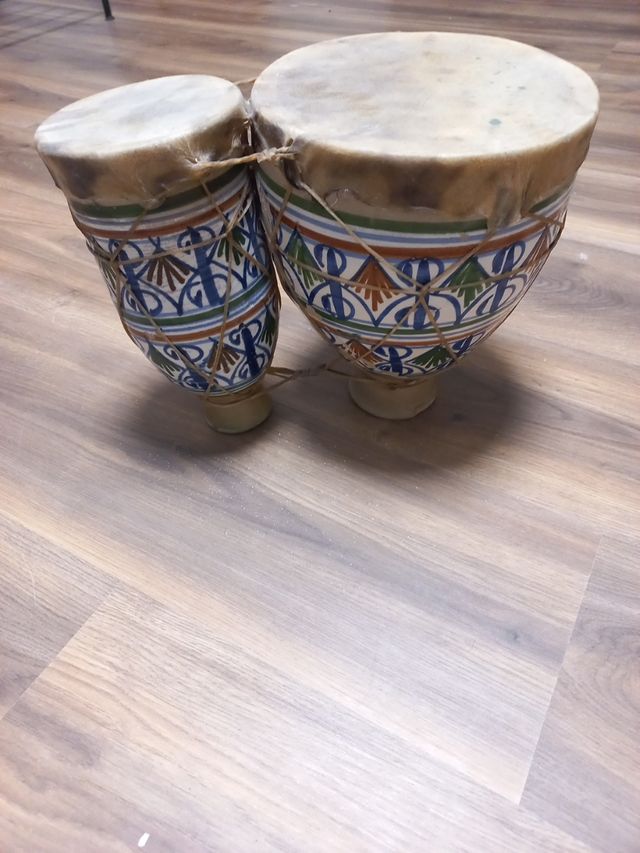 Bongos de cerámica y piel - Instrumentos musicales