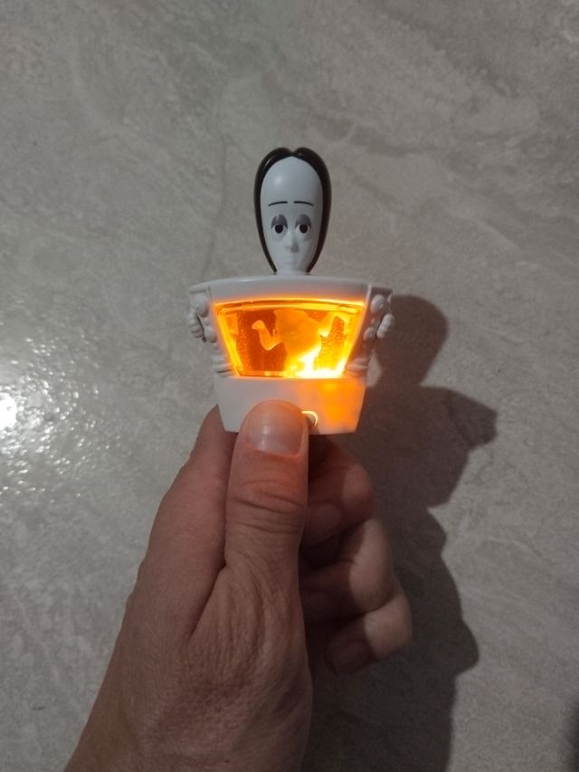 Juguete Miércoles Addams