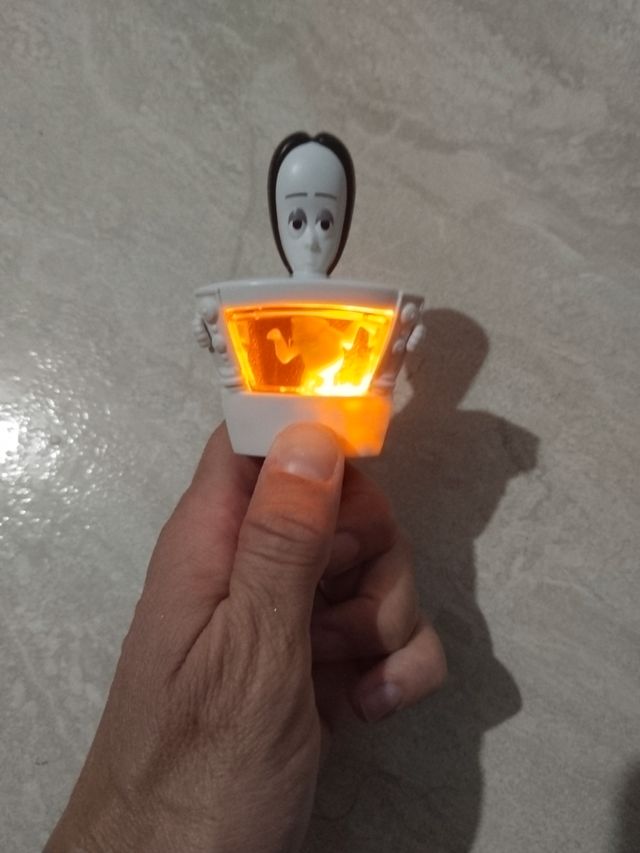 Juguete Miércoles Addams
