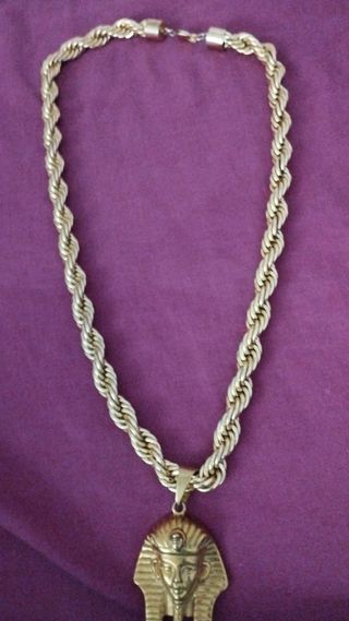 Cadena dorada con colgante Tutankamón