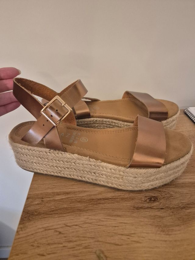 Sandalias plataforma Marypaz doradas 37