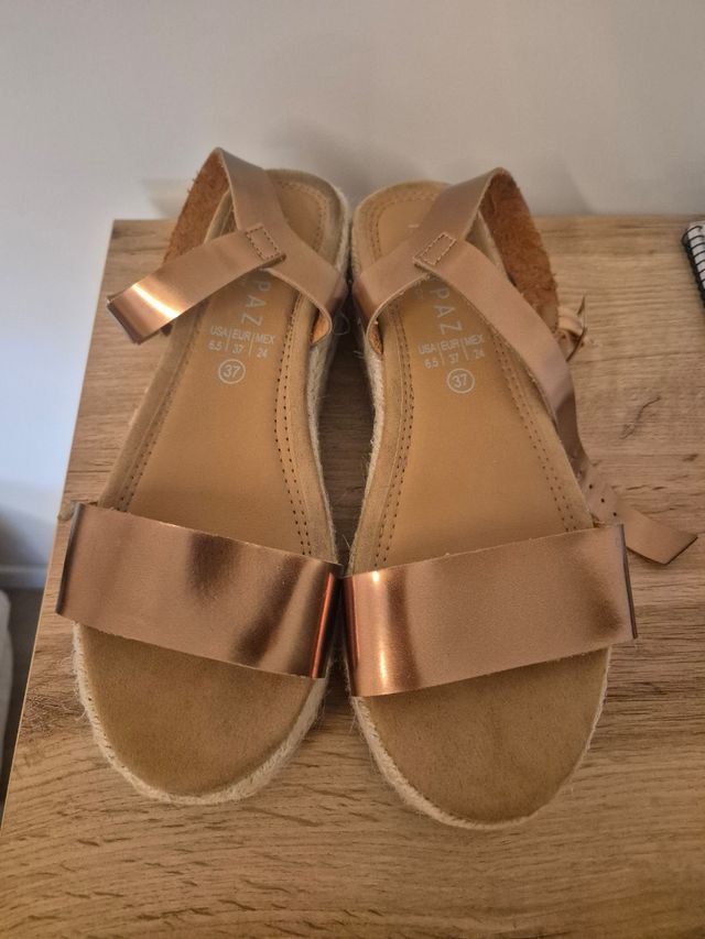 Sandalias plataforma Marypaz doradas 37