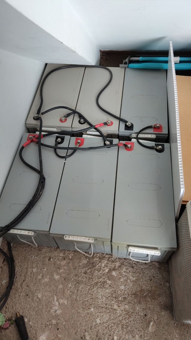 Baterías solares plus energy 250 ah y 12 v.