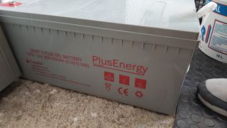 Baterías solares plus energy 250 ah y 12 v.
