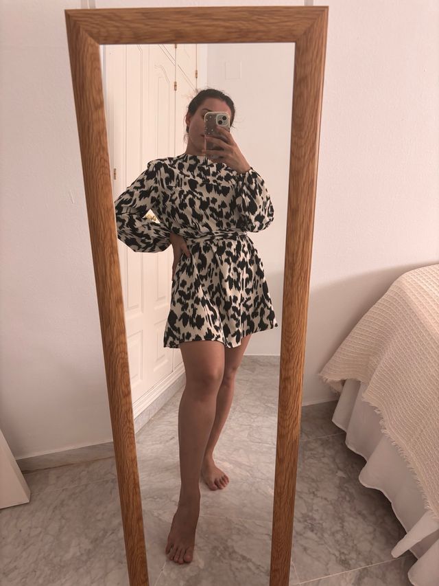 Vestido mini estampado blanco y negro