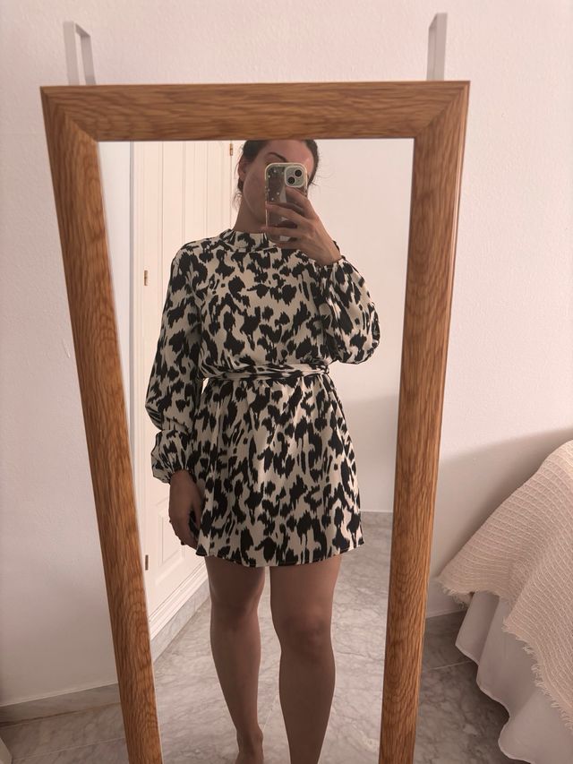 Vestido mini estampado blanco y negro