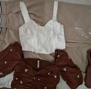 Tops Stradivarius - Blanco y marrón