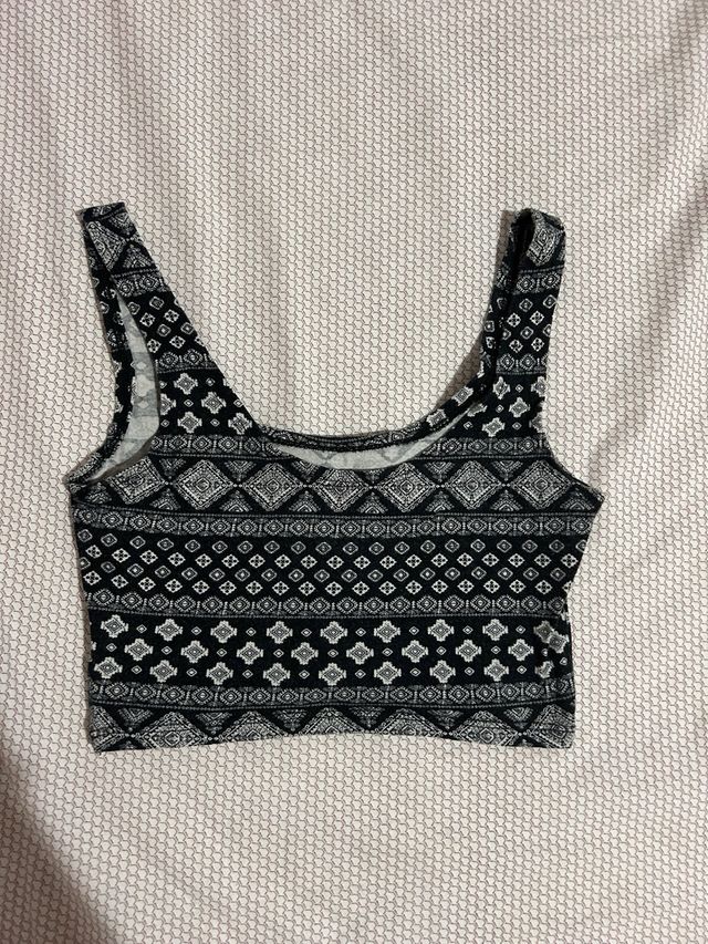 Top corto bianco e nero