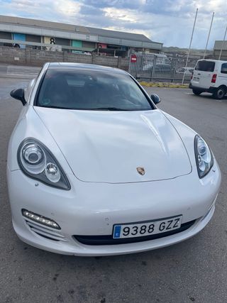 Porsche Panamera 4s