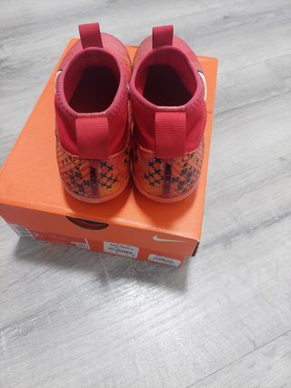 Botas Nike Jr Zoom Vapor 15 Academy IC PRO.