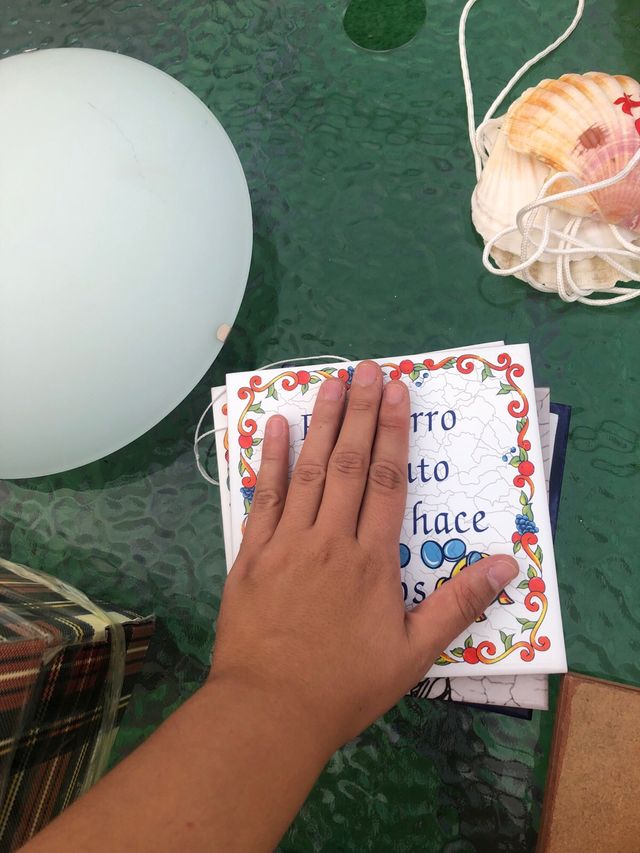 Azulejo: El ahorro es santo porque hace milagros