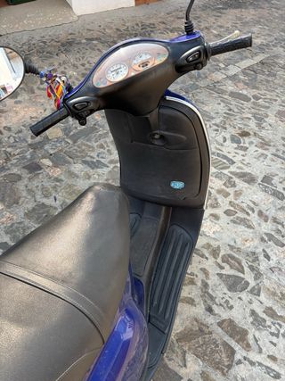 Vespa 50cc - Scooter Azul