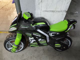 Moto Kawasaki Niño