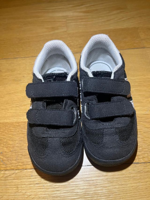Zapatillas Adidas T23 niño