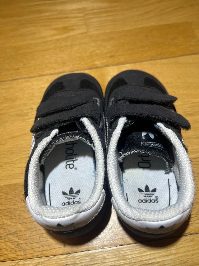 Zapatillas Adidas T23 niño