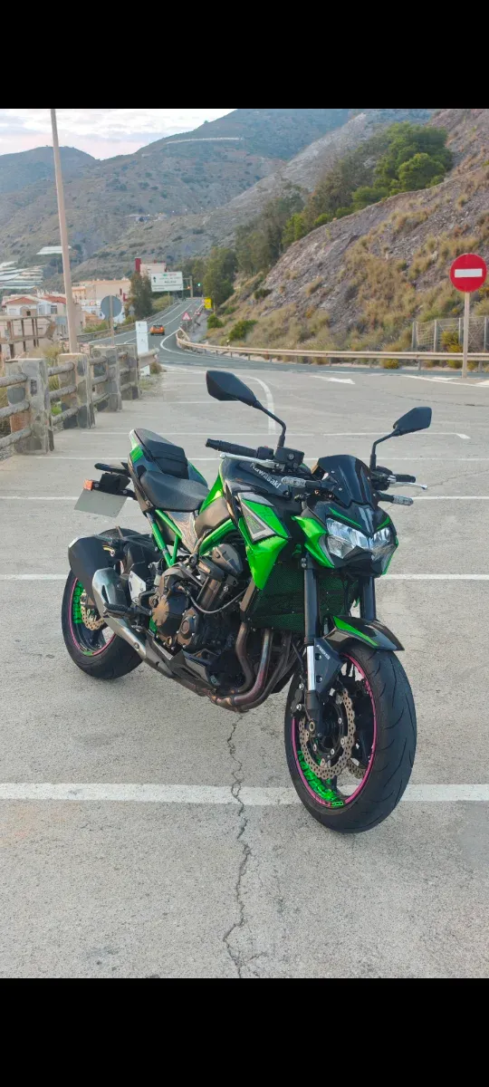 KAWASAKI Z900 FULL