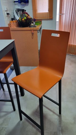 Mesa alta cocina - Gris y naranja