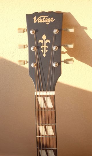 Guitarra acústica Vintage