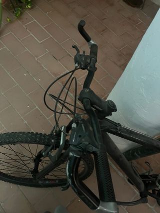 Bicicleta montaña negra