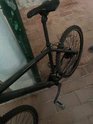 Bicicleta montaña negra