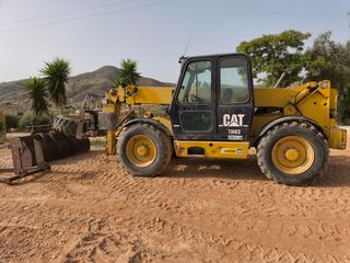 Manipulador telescópico CAT TH63