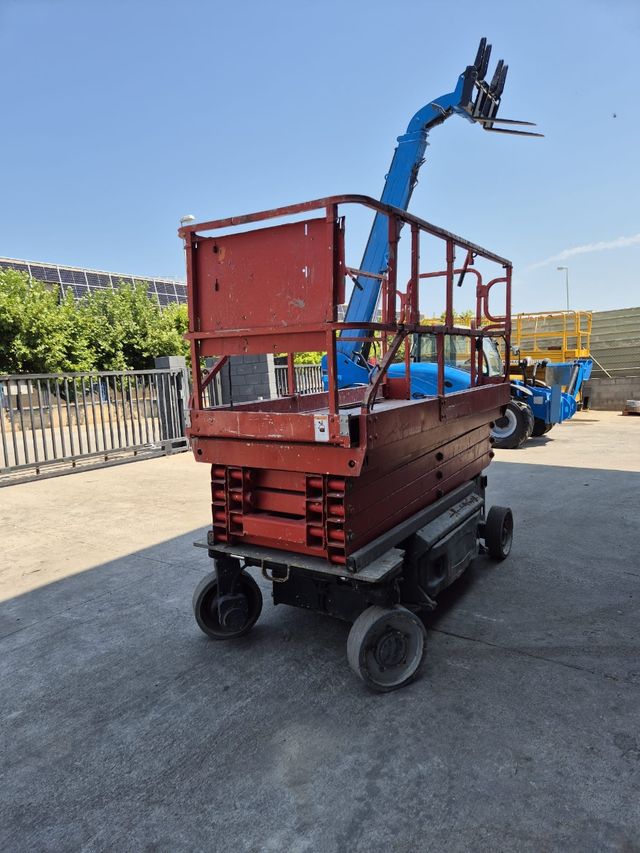 Plataforma elevadora JLG 12m