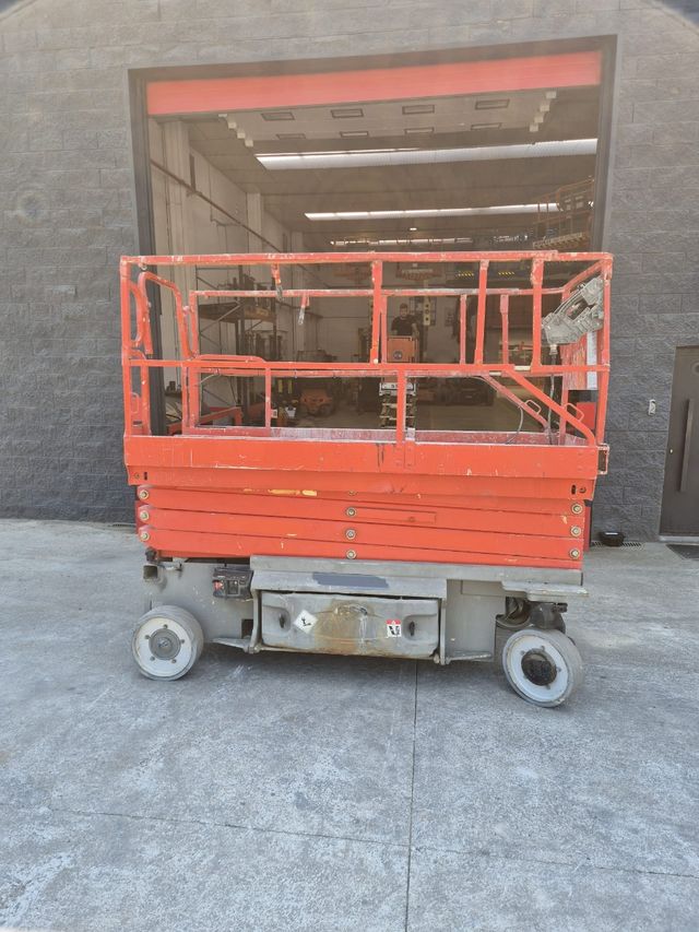 Plataforma elevadora JLG 12m