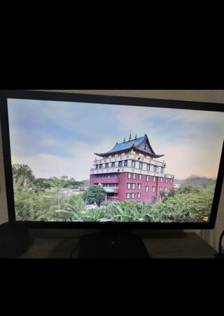 Monitor 24" negro
