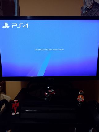 PS4 (PlayStation 4) muy cuidada.