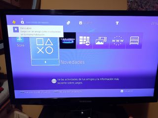 PS4 (PlayStation 4) muy cuidada.