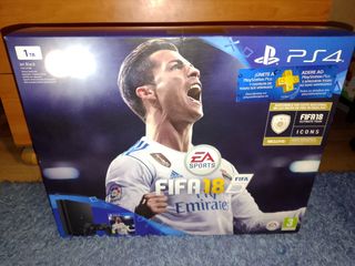 PS4 (PlayStation 4) muy cuidada.