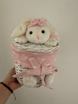Cesta conejito rosa | Cesta mimbre
