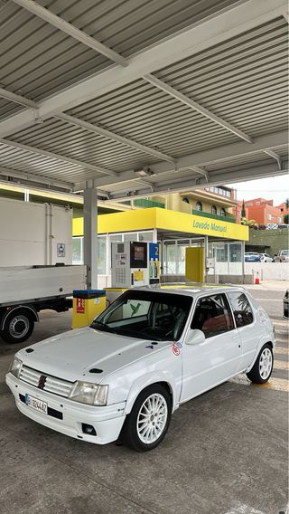 Peugeot 205 rallye