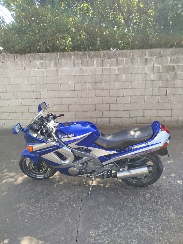 Kawasaki ZZ-R600 (1990) IMPECABLE