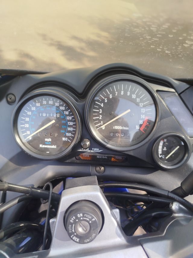 Kawasaki ZZ-R600 (1990) IMPECABLE
