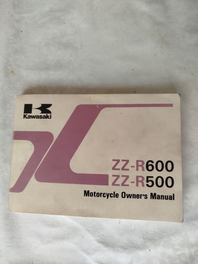 Kawasaki ZZ-R600 (1990) IMPECABLE