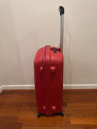 Maleta DELSEY roja mediana