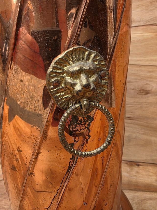 Paraguero antiguo cobre dorado