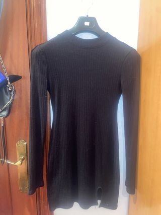 Vestido negro ajustado