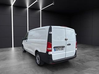 Mercedes-Benz Vito Combi 111 e-Vito Tourer largo 85 kW (116 CV)