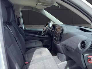 Mercedes-Benz Vito Combi 111 e-Vito Tourer largo 85 kW (116 CV)