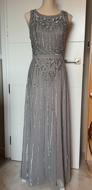 Espectacular vestido de fiesta largo gris perla