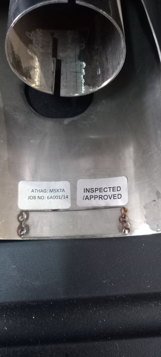 2 Colas escape Range Rover