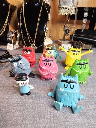 8 Figuras Monstruos Colores Comansi