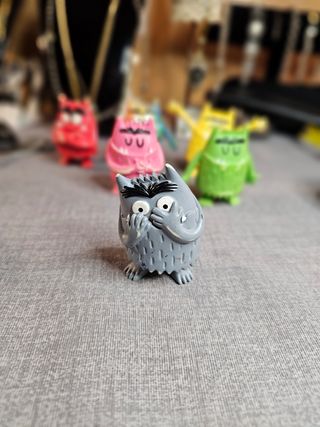 8 Figuras Monstruos Colores Comansi