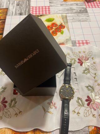 Reloj Emporio Armani - Dorado y Negro