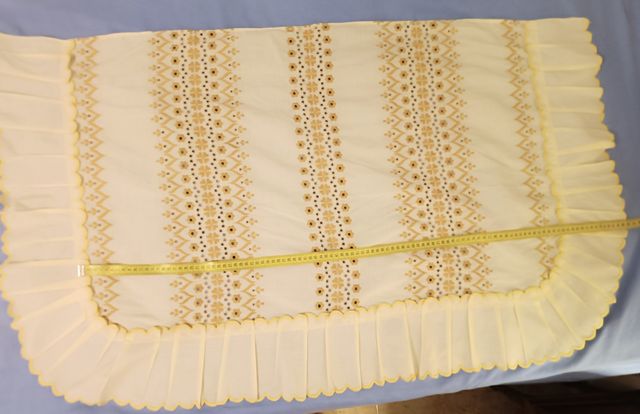 Dos colchas cama 90 - Bordadas beige/dorado