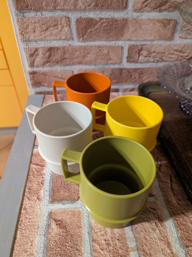 Tazze mug Tupperware.