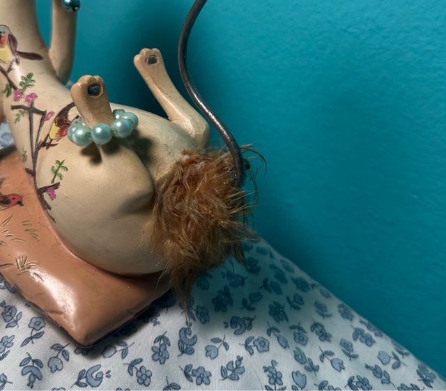 Figura gata decoracion leer