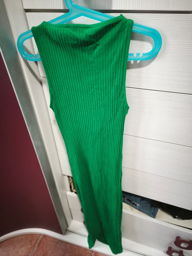 Vestido Zara verde ajustado